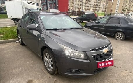 Chevrolet Cruze II, 2009 год, 540 000 рублей, 3 фотография