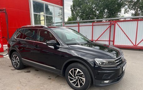 Volkswagen Tiguan II, 2018 год, 2 500 000 рублей, 4 фотография