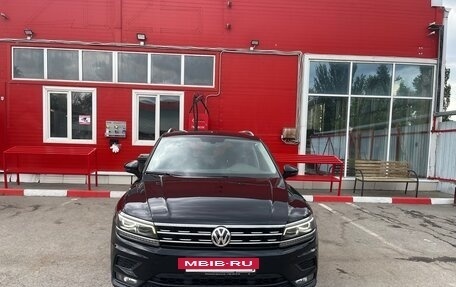 Volkswagen Tiguan II, 2018 год, 2 500 000 рублей, 5 фотография