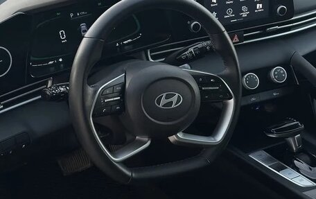 Hyundai Elantra, 2023 год, 1 780 000 рублей, 6 фотография