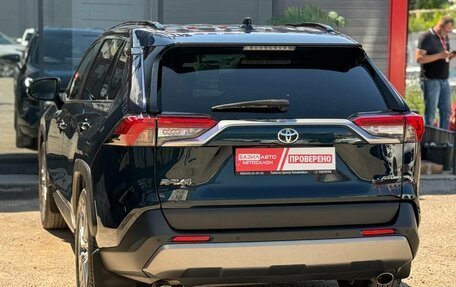 Toyota RAV4, 2020 год, 3 850 000 рублей, 9 фотография