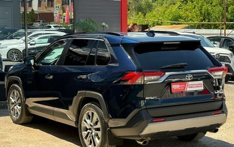Toyota RAV4, 2020 год, 3 850 000 рублей, 8 фотография