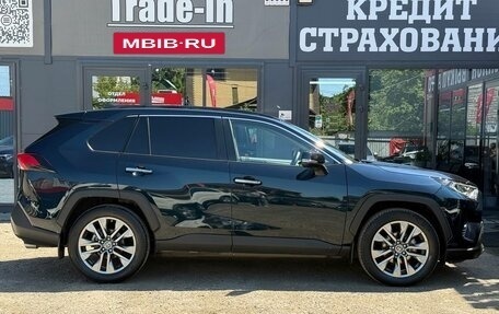 Toyota RAV4, 2020 год, 3 850 000 рублей, 13 фотография