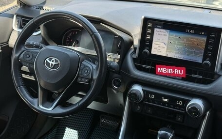 Toyota RAV4, 2020 год, 3 850 000 рублей, 34 фотография