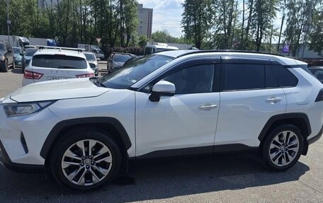 Toyota RAV4, 2020 год, 2 449 000 рублей, 2 фотография