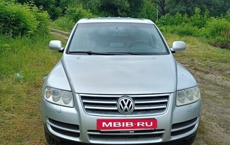 Volkswagen Touareg III, 2004 год, 950 000 рублей, 2 фотография