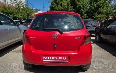 Toyota Yaris III рестайлинг, 2006 год, 460 000 рублей, 5 фотография