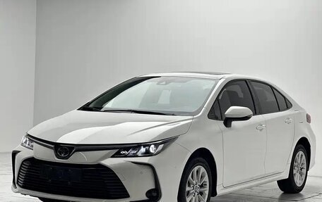 Toyota Corolla, 2022 год, 1 650 000 рублей, 2 фотография