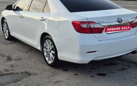 Toyota Camry, 2014 год, 1 530 000 рублей, 6 фотография