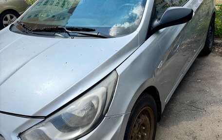 Hyundai Solaris II рестайлинг, 2012 год, 480 000 рублей, 3 фотография
