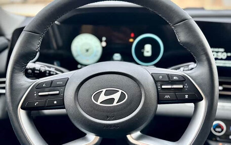 Hyundai Elantra, 2023 год, 1 492 000 рублей, 12 фотография