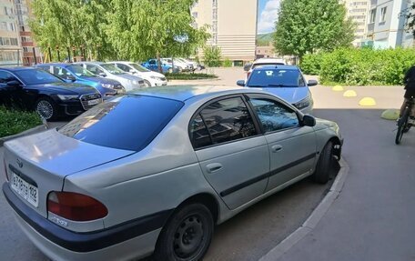 Toyota Avensis III рестайлинг, 2000 год, 145 000 рублей, 3 фотография