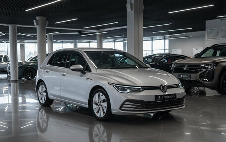 Volkswagen Golf VIII, 2020 год, 2 950 000 рублей, 2 фотография