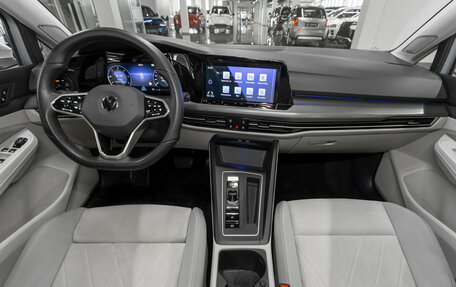 Volkswagen Golf VIII, 2020 год, 2 950 000 рублей, 8 фотография