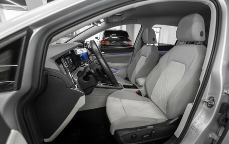 Volkswagen Golf VIII, 2020 год, 2 950 000 рублей, 9 фотография