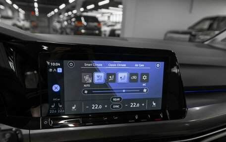 Volkswagen Golf VIII, 2020 год, 2 950 000 рублей, 21 фотография