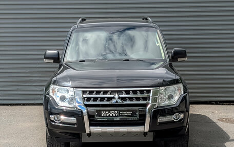 Mitsubishi Pajero IV, 2015 год, 2 495 000 рублей, 2 фотография