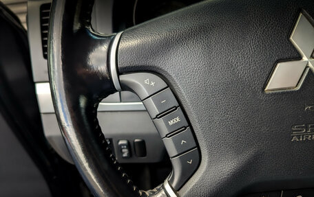 Mitsubishi Pajero IV, 2015 год, 2 495 000 рублей, 25 фотография