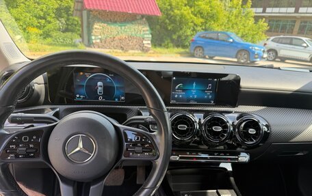 Mercedes-Benz A-Класс, 2019 год, 1 950 000 рублей, 6 фотография
