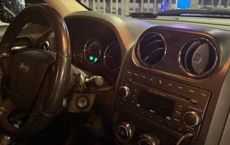Jeep Liberty (Patriot), 2010 год, 1 100 000 рублей, 8 фотография