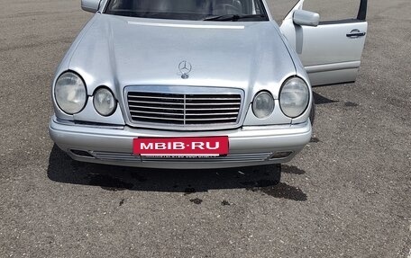 Mercedes-Benz E-Класс, 1999 год, 350 000 рублей, 6 фотография