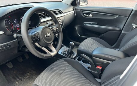 KIA Rio IV, 2019 год, 920 000 рублей, 2 фотография