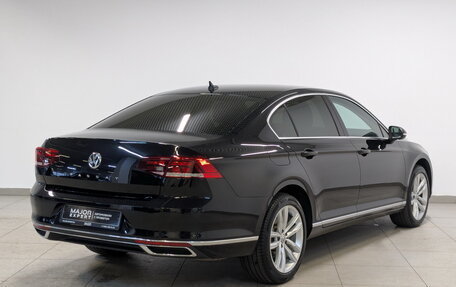 Volkswagen Passat B8 рестайлинг, 2020 год, 3 000 000 рублей, 5 фотография