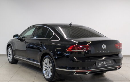 Volkswagen Passat B8 рестайлинг, 2020 год, 3 000 000 рублей, 7 фотография