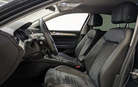 Volkswagen Passat B8 рестайлинг, 2020 год, 3 000 000 рублей, 20 фотография