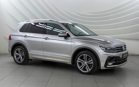 Volkswagen Tiguan II, 2018 год, 2 798 000 рублей, 1 фотография