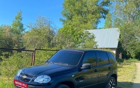Chevrolet Niva I рестайлинг, 2018 год, 950 000 рублей, 2 фотография
