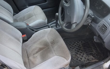 Mazda Familia, 2000 год, 40 000 рублей, 2 фотография