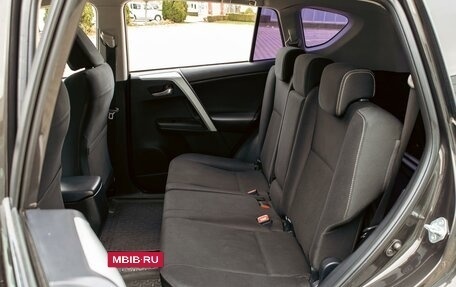 Toyota RAV4, 2015 год, 1 675 000 рублей, 16 фотография