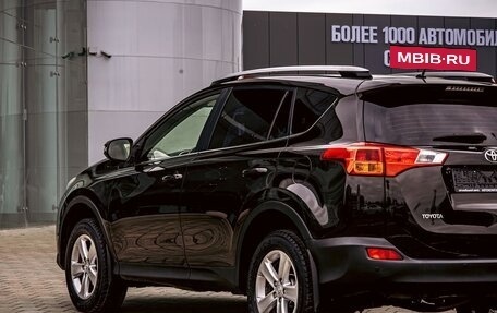Toyota RAV4, 2015 год, 1 675 000 рублей, 9 фотография