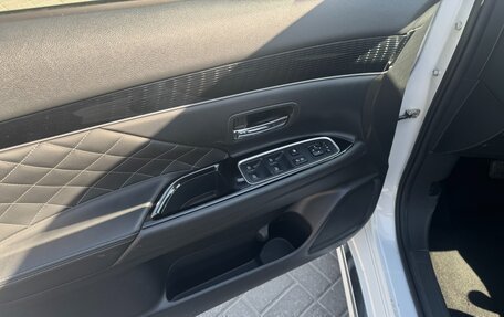 Mitsubishi Outlander III рестайлинг 3, 2023 год, 2 250 000 рублей, 12 фотография