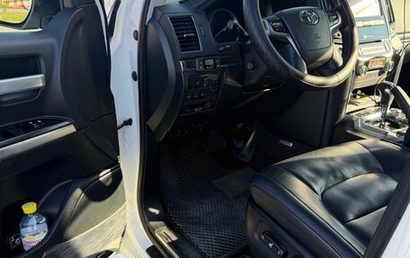 Toyota Land Cruiser 200, 2018 год, 6 800 000 рублей, 9 фотография