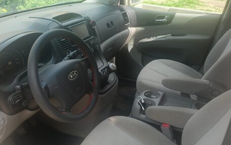 KIA Carnival III, 2007 год, 800 000 рублей, 13 фотография