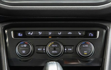 Volkswagen Tiguan II, 2018 год, 2 798 000 рублей, 23 фотография
