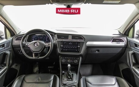 Volkswagen Tiguan II, 2018 год, 2 798 000 рублей, 13 фотография