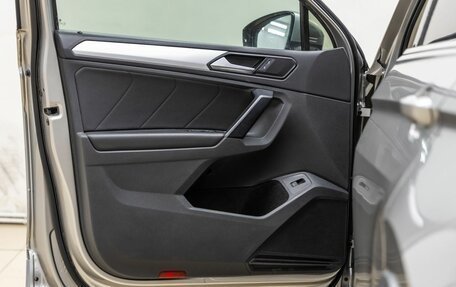 Volkswagen Tiguan II, 2018 год, 2 798 000 рублей, 28 фотография