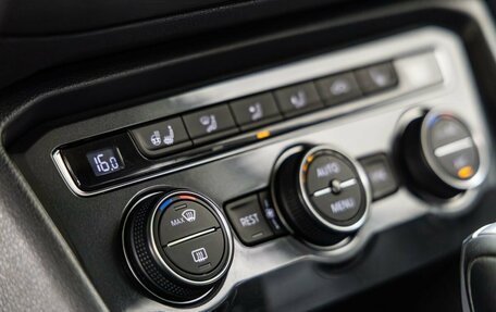 Volkswagen Tiguan II, 2018 год, 2 798 000 рублей, 32 фотография