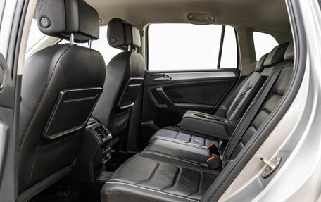 Volkswagen Tiguan II, 2018 год, 2 798 000 рублей, 36 фотография