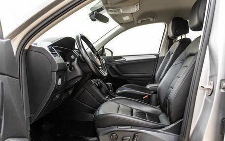 Volkswagen Tiguan II, 2018 год, 2 798 000 рублей, 29 фотография