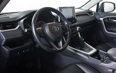 Toyota RAV4, 2021 год, 2 790 000 рублей, 15 фотография