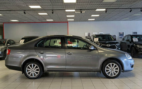 Volkswagen Jetta VI, 2010 год, 699 900 рублей, 9 фотография