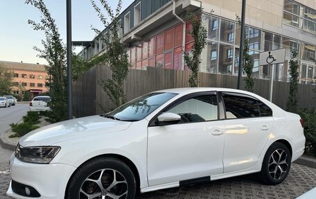 Volkswagen Jetta VI, 2013 год, 550 000 рублей, 4 фотография
