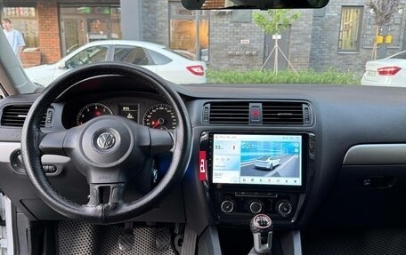 Volkswagen Jetta VI, 2013 год, 550 000 рублей, 3 фотография