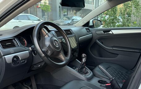 Volkswagen Jetta VI, 2013 год, 550 000 рублей, 6 фотография