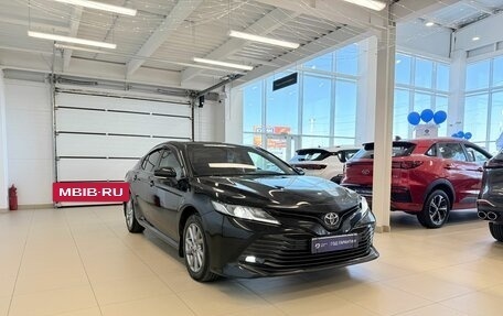 Toyota Camry, 2019 год, 2 349 900 рублей, 8 фотография