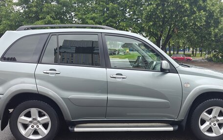Toyota RAV4, 2005 год, 1 050 000 рублей, 8 фотография